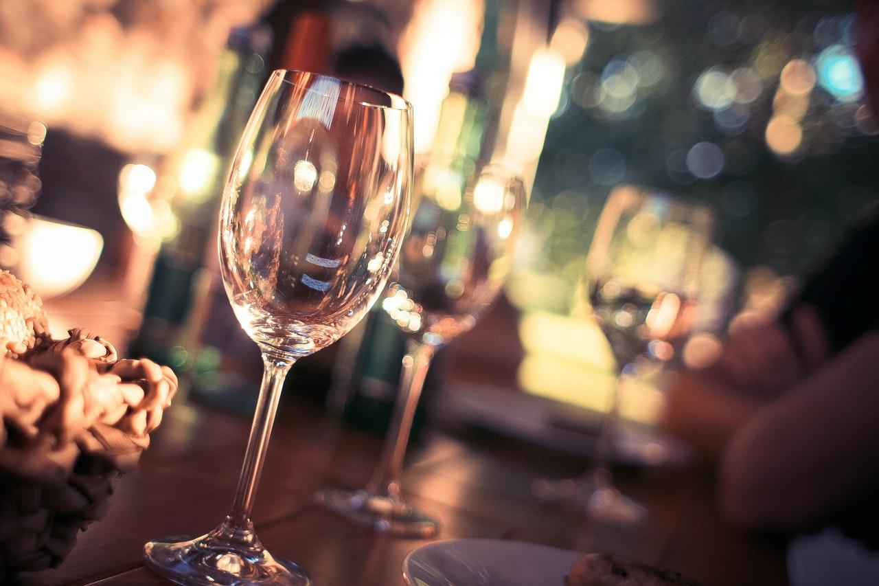 The new restrictions on pubs, bars and restaurants in England are part of the government's response to the hike in Covid-19 alert level. Photo: Pexels