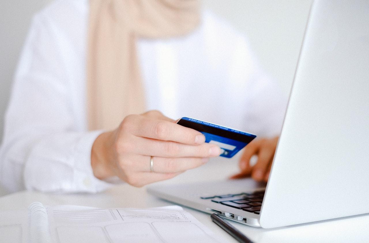 Online clothing, groceries and takeaway orders in are likely to remain high in the days to come. Photo: Pexels