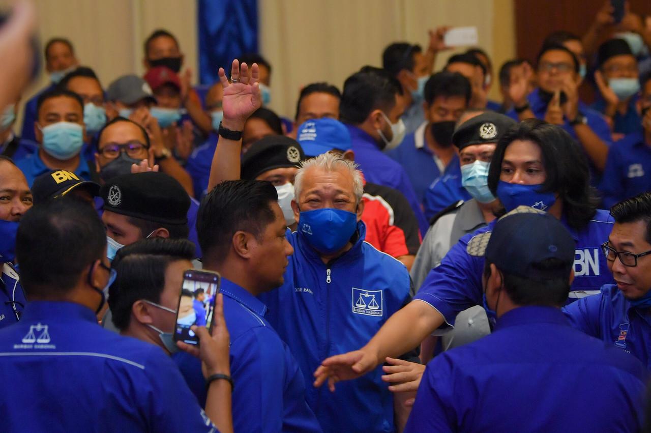 Sabah Barisan Nasional chairman Bung Moktar Radin waves at an event in Kota Kinabalu today. Photo: Bernama