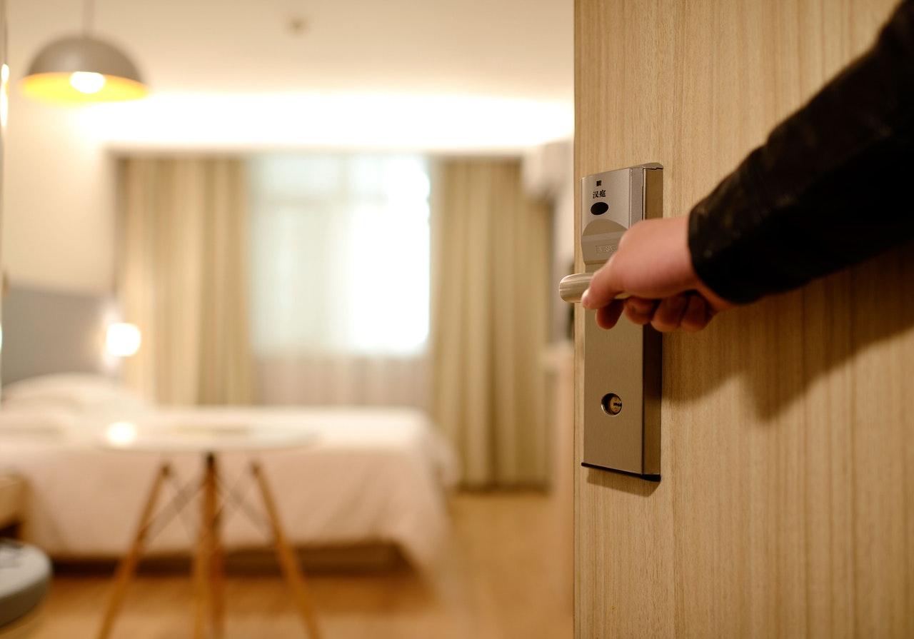 hotel-room-tourism-pexels