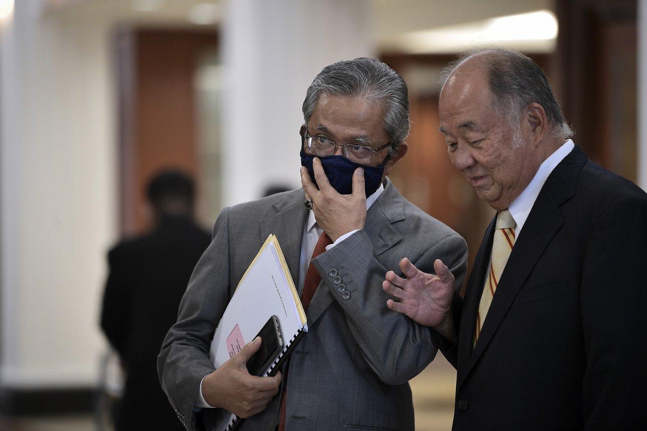 Timbalan Menteri Luar Kamaruddin Jaffar (kiri) berkata, Malaysia tegas mempertahankan kedaulatan di Laut China Selatan. Gambar: Bernama