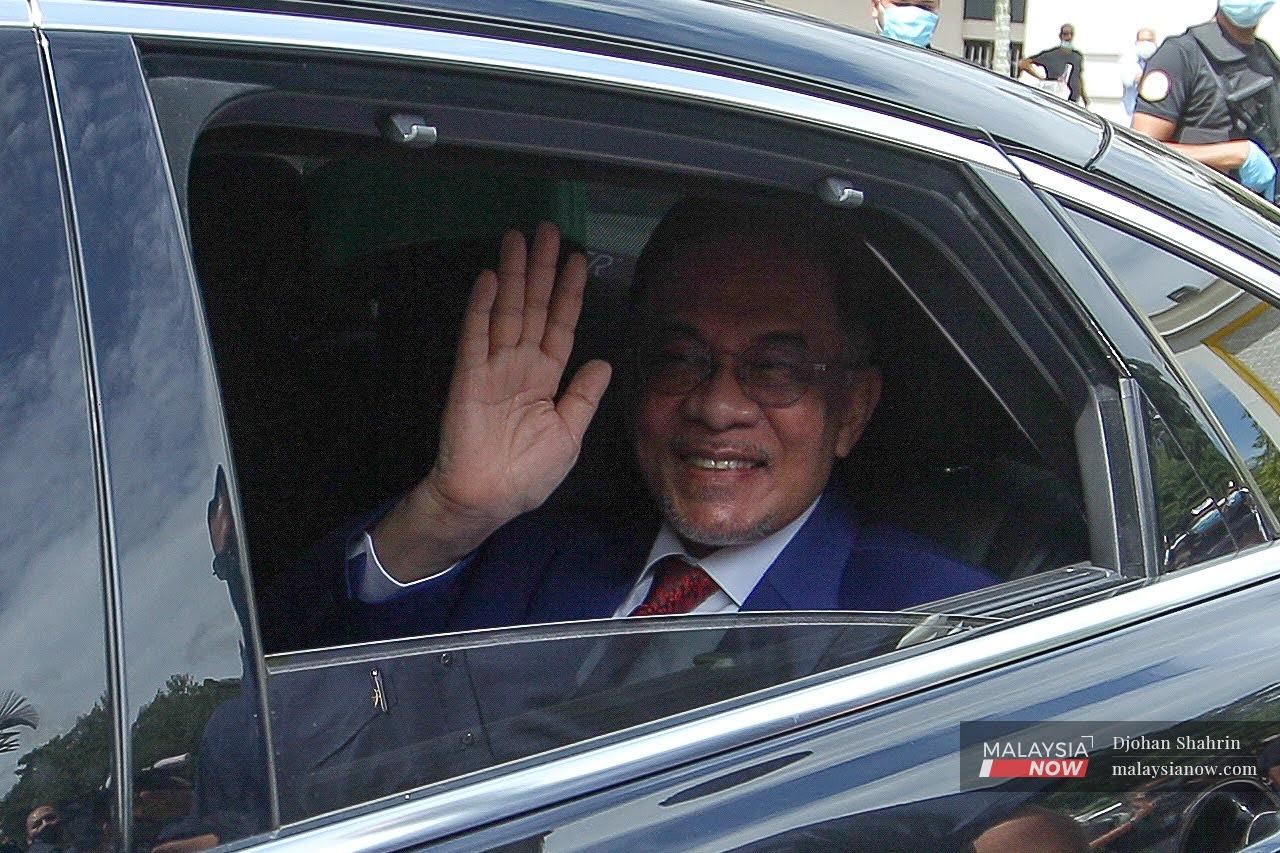 Anwar Ibrahim Ke Istana