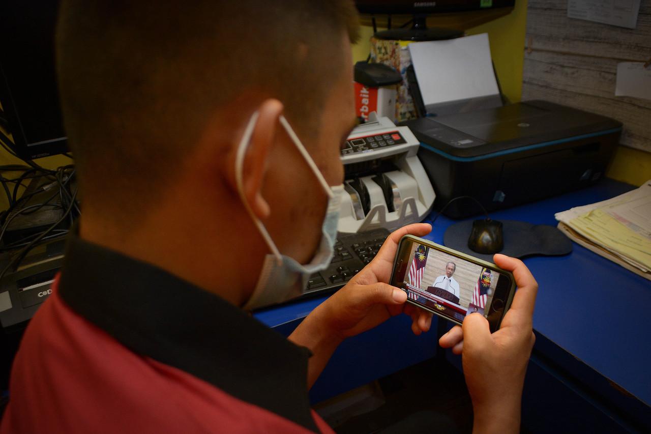 Perdana Menteri Muhyiddin Yassin ketika mengumumkan pemberian tunai tambahan di bawah BPN2.0 September lalu. Gambar: Bernama