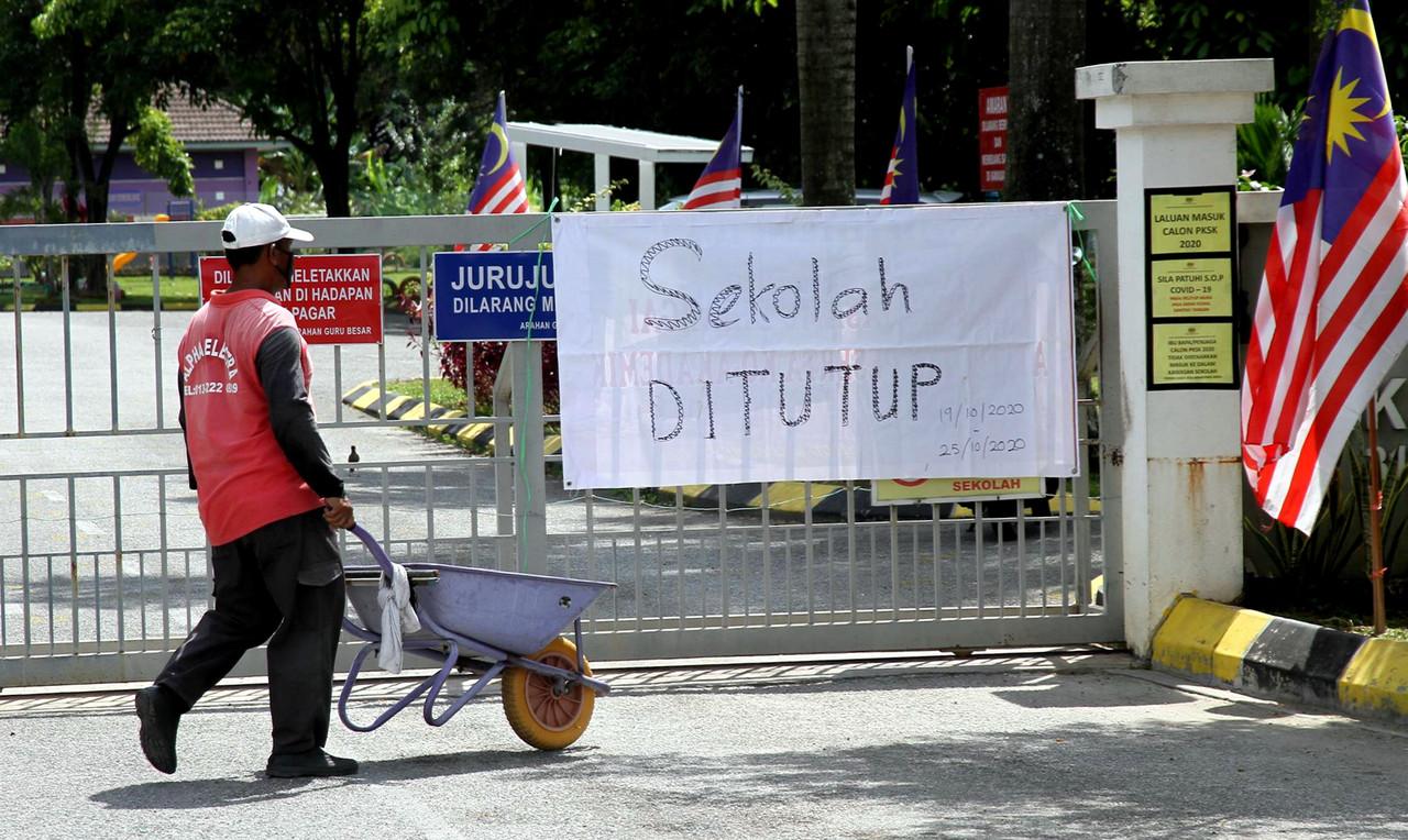 Schools nationwide have been closing in a bid to stem the rising number of Covid-19 infections, further disrupting the academic year for students. Photo: Bernama