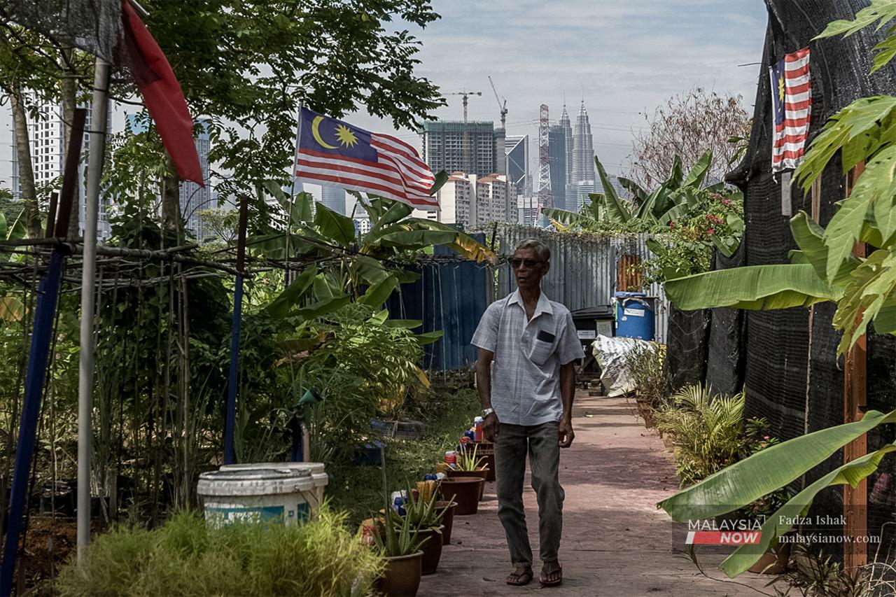 Flat Colombia, a few minutes away from the Twin Towers, was once a drug den but now, it is a picture of self-sustainability thanks to its urban community garden.