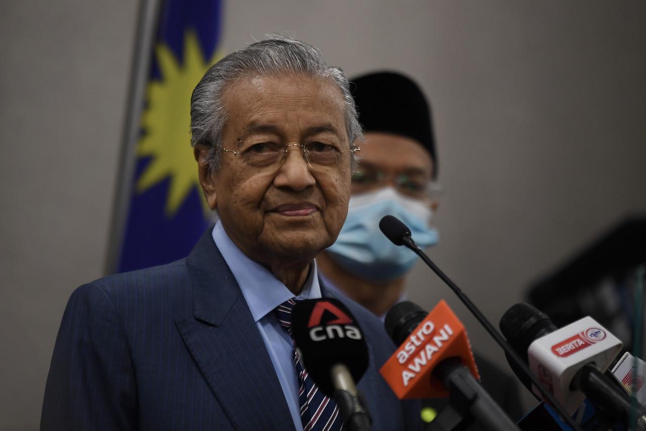Dr Mahathir Mohamad in a press conference at the Parliament building in Kuala Lumpur on Nov 12. Photo: Bernama
