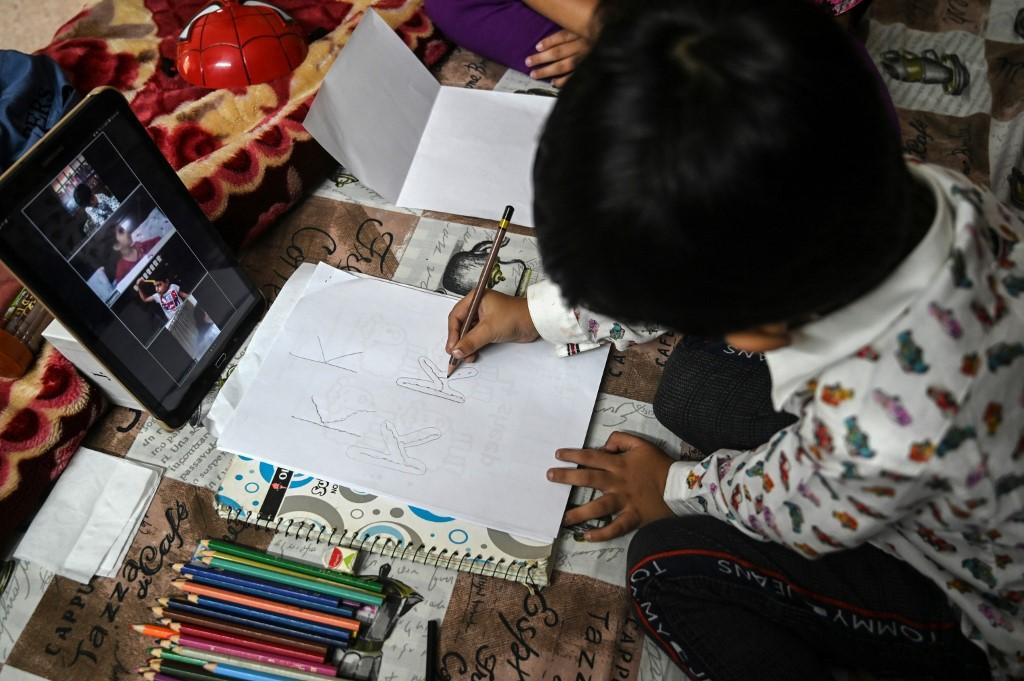 Parents are beginning to worry about the effect of online classes on their children. Photo: AFP