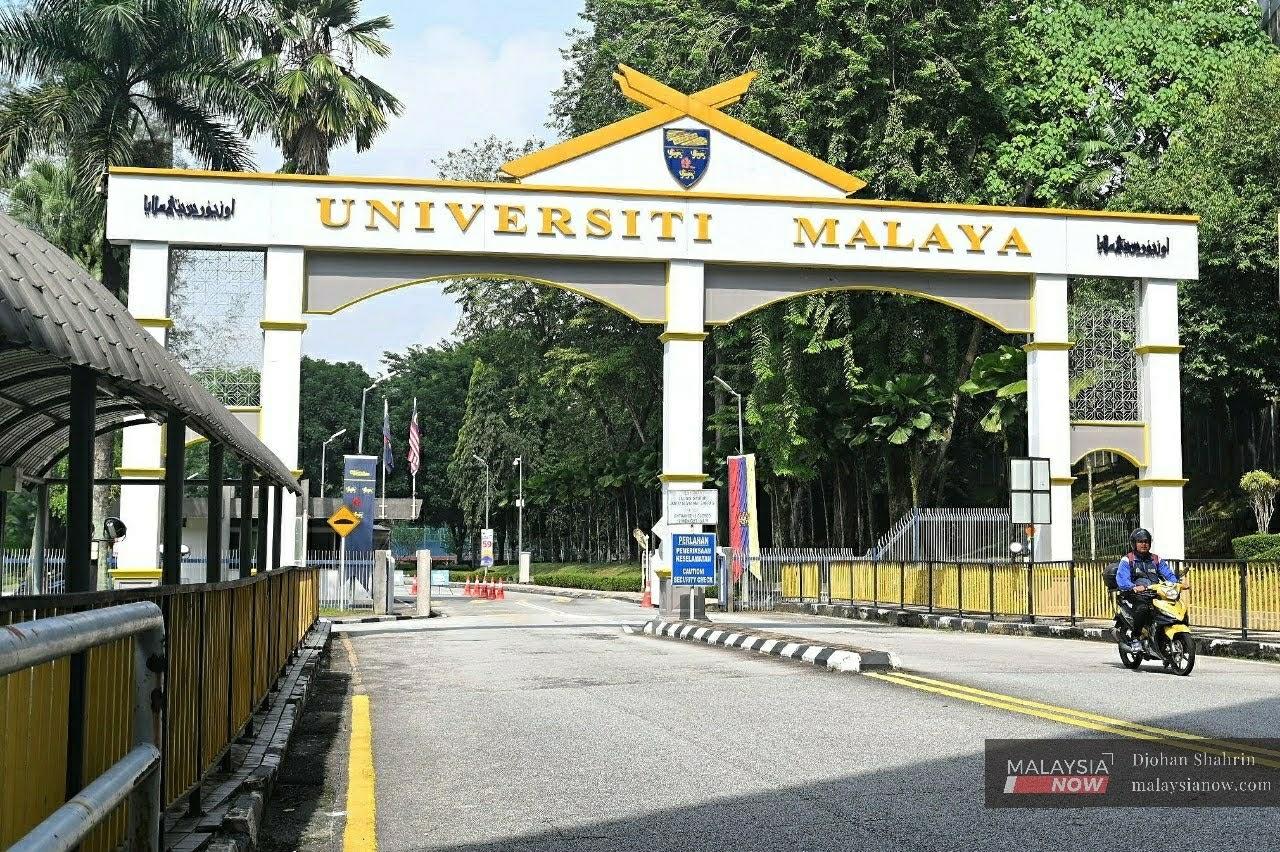 Universiti Malaya antara salah satu universiti awam yang menawarkan nombor pendaftaran kenderaan khas.