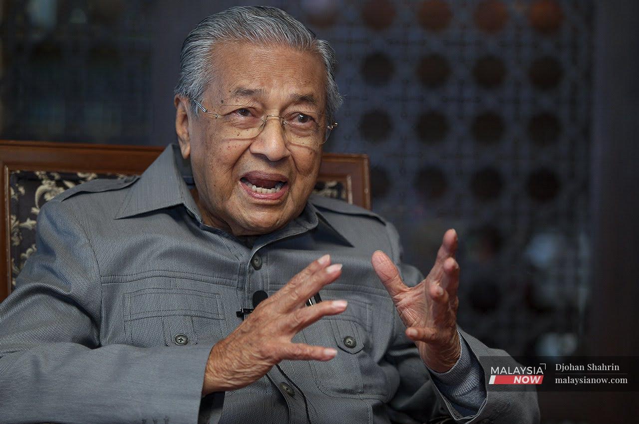 Ahli Parlimen Langkawi Dr Mahathir Mohamad