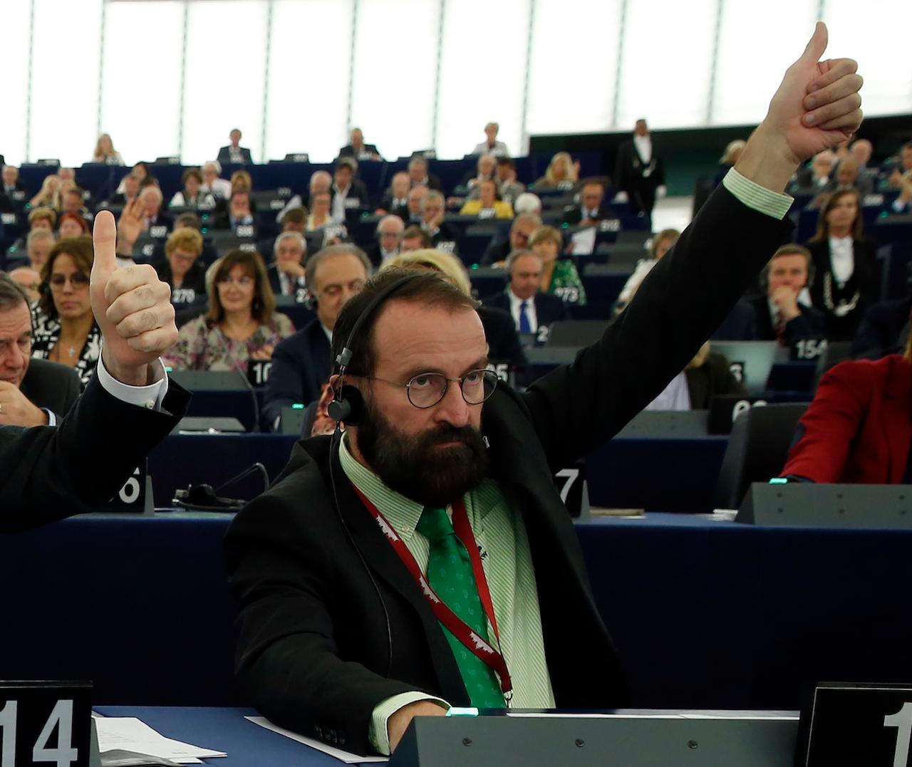 Hungarian lawmaker Jozsef Szajer votes during a session at the European Parliament in Strasbourg, eastern France, in this file picture taken Oct 4, 2016. Photo: AP