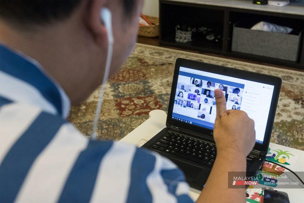 Bekerja dari rumah nampak mudah, tetapi ramai yang bergelut untuk melakukannya.