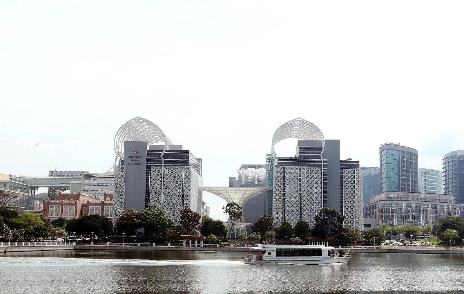 Kompleks Islam Putrajaya yang menempatkan Jabatan Kemajuan Islam Malaysia (Jakim). Gambar: Facebook