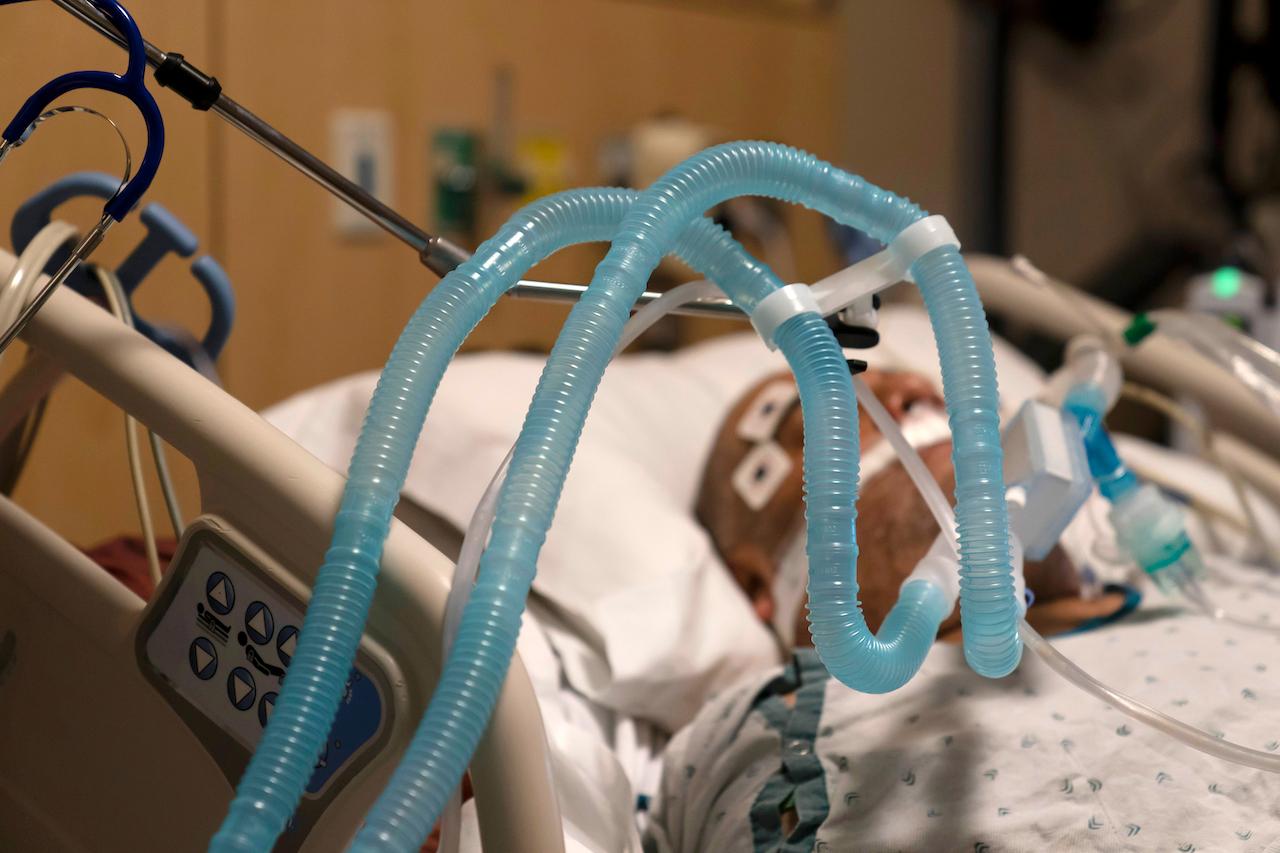 A Covid-19 patient is hooked up to a ventilator at a hospital in Los Angeles, California. California hospitals ended the year on 'the brink of catastrophe', a health official said as the pandemic pushed deaths and sickness to staggering levels. Photo: AP