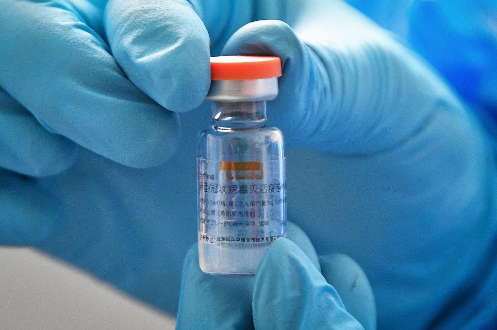 CoronaVac, vaksin yang dibangunkan oleh syarikat Sinovac Biotech dari China. Gambar: AFP