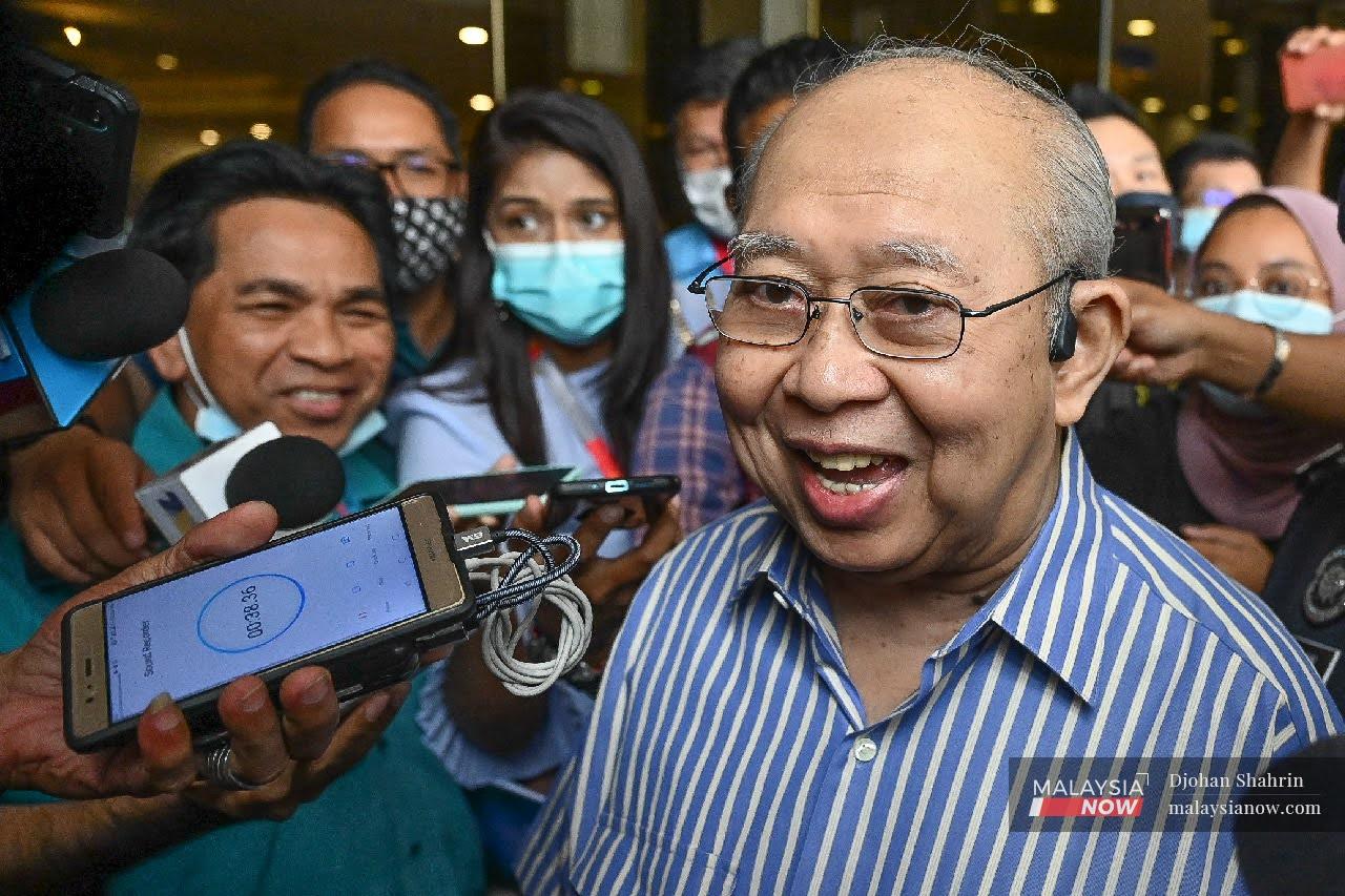 Veteran MP Tengku Razaleigh Hamzah has been warded at the Universiti Malaya Medical Centre.