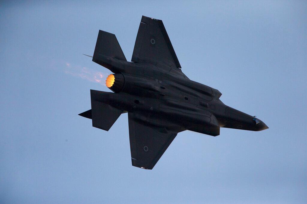 Pesawat perang Israel mengebom dua lokasi yang terletak di timur kota Rafah dan Khan Yunis. Gambar: AP
