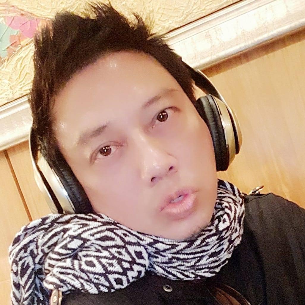 Polis memanggil selebriti Azwan Ali kerana didakwa menghina proklamasi darurat. Gambar: Facebook