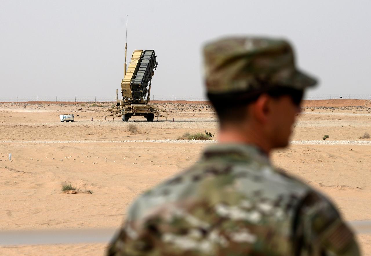 A member of the US Air Force stands near a Patriot missile battery at the Prince Sultan Air Base in al-Kharj, Saudi Arabia, Feb 20, 2020. The Gulf Arab states are already home to a number of American military bases. Photo: AP