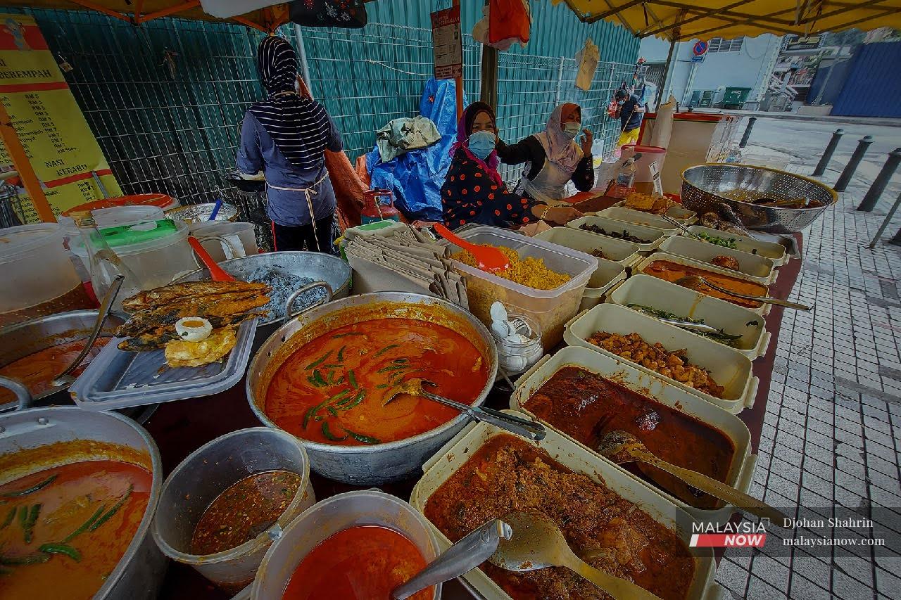 Minister Ismail Sabri Yaakob says petty traders have sustained heavy losses despite the green light for takeaways during the movement control order.