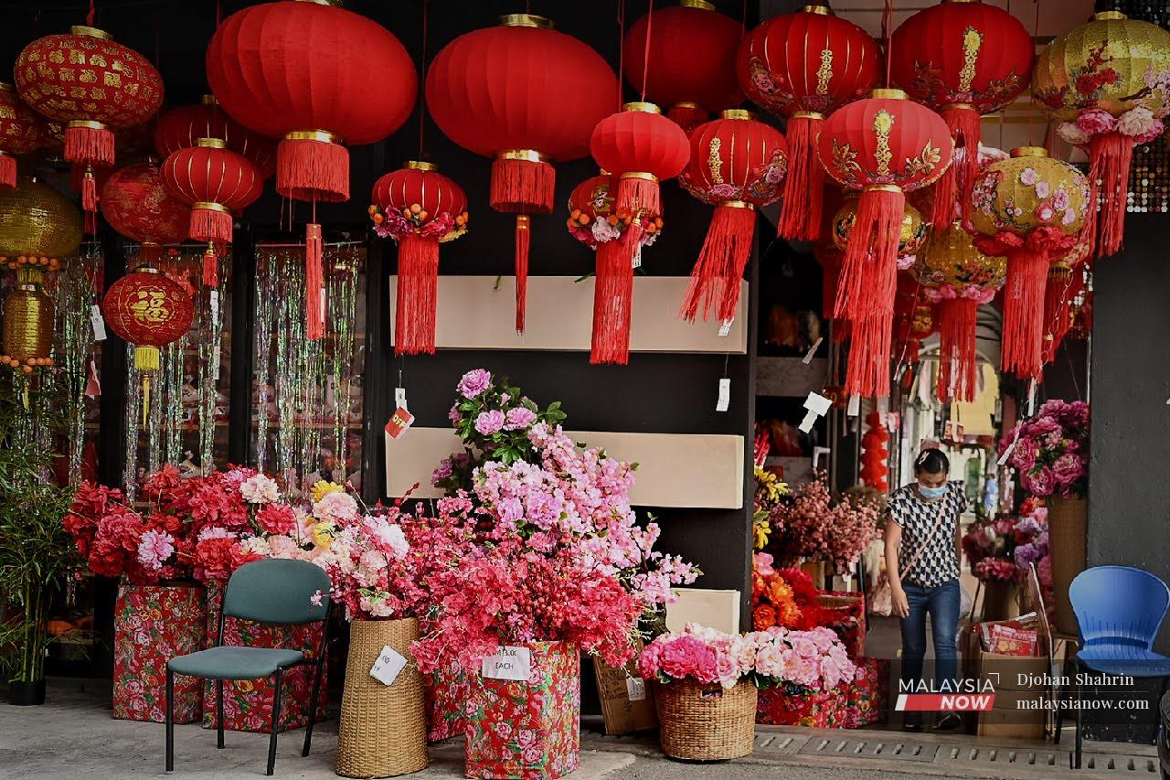 Strict SOPs have been issued for Chinese New Year celebrations, including a ban on cultural events such as lion dance and Chinese opera performances.