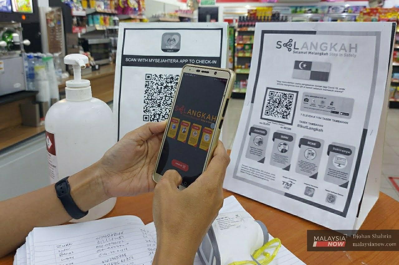 Aplikasi SELangkah yang digunakan di Selangor bagi mengesan kontak rapat.