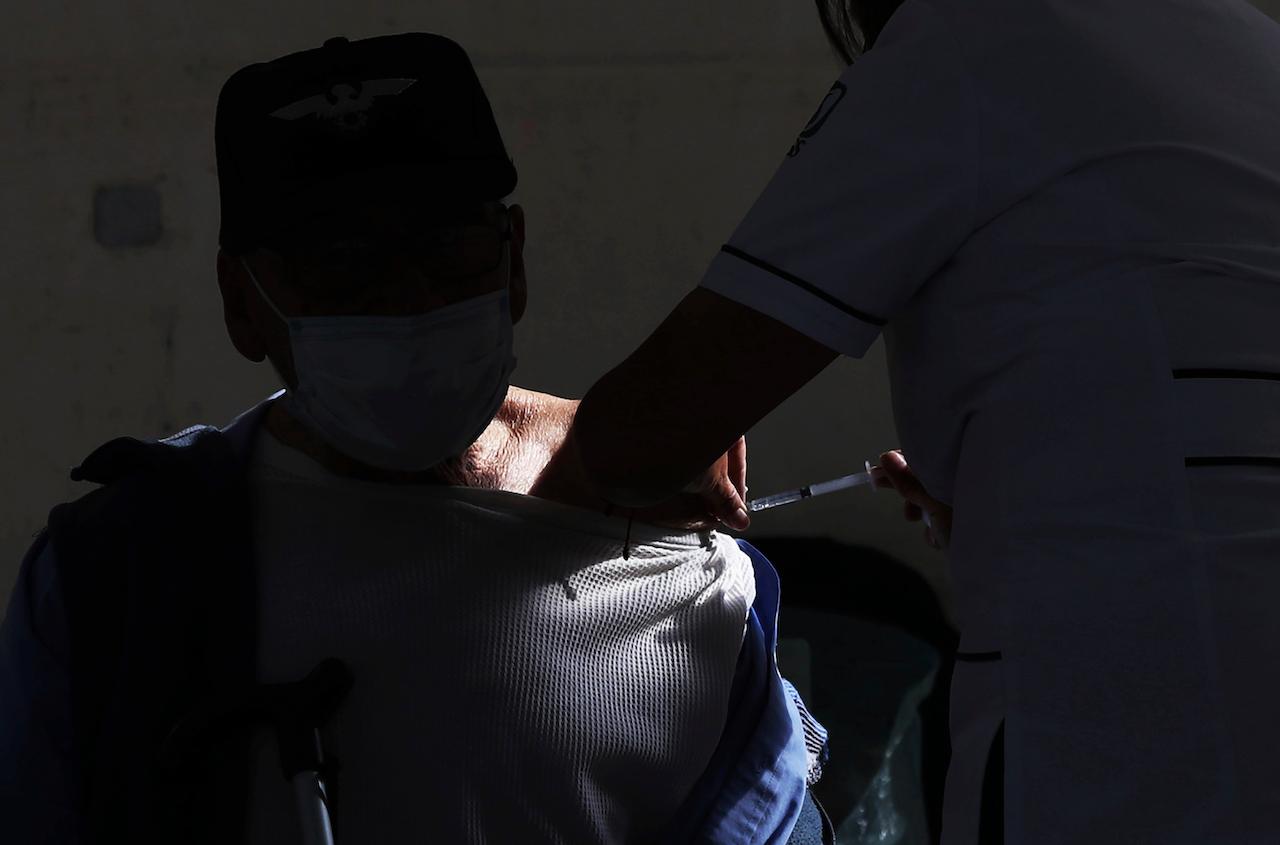 A man gets a shot of the AstraZeneca Covid-19 vaccine at the Magdalena Contreras borough of Mexico City, Feb 16. Photo: AP