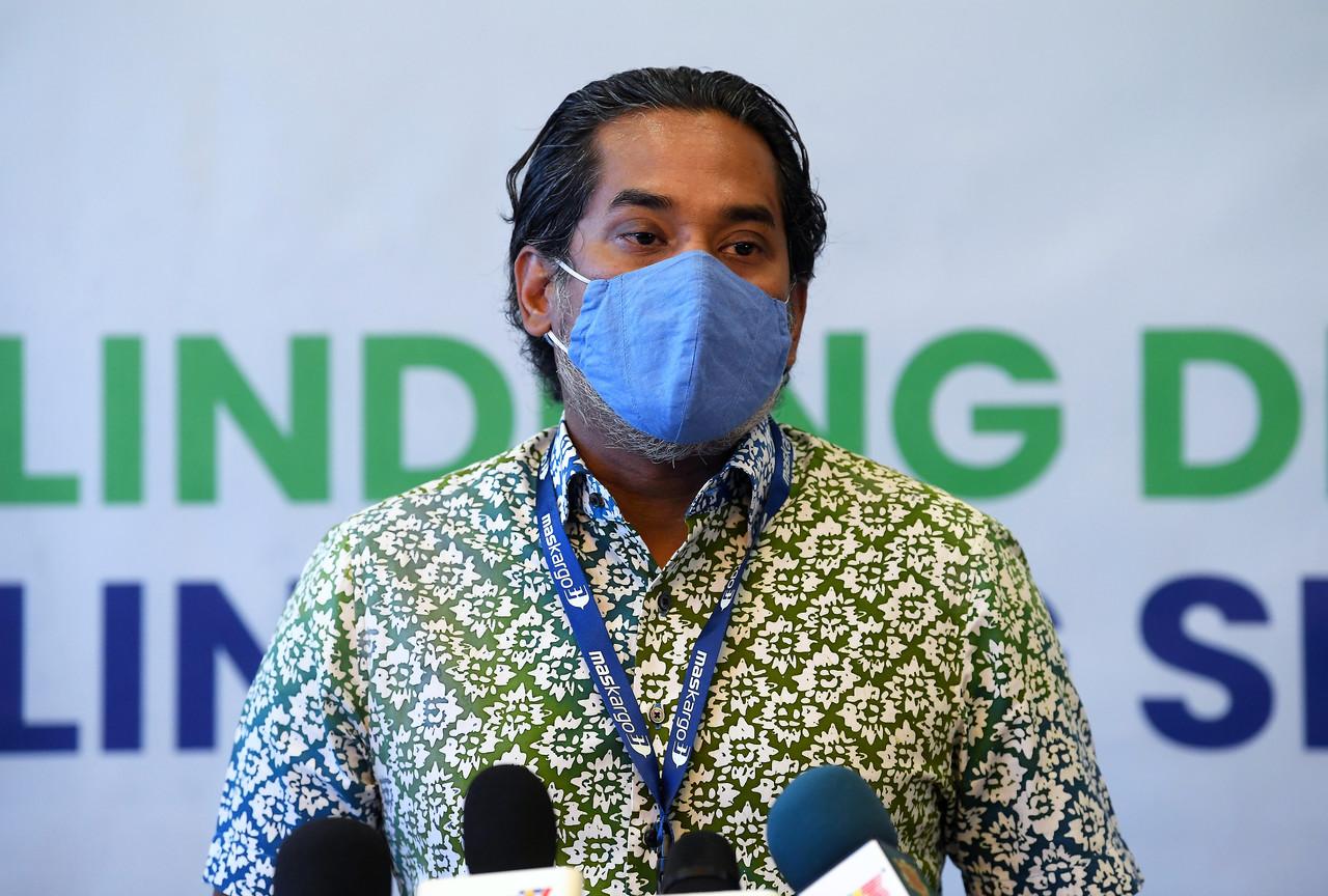 Khairy Jamaluddin berkata kerajaan akan memasukkan lebih banyak hospital swasta bagi Fasa 2 dan 3 seperti yang diumumkan sebelum ini. Gambar: Bernama