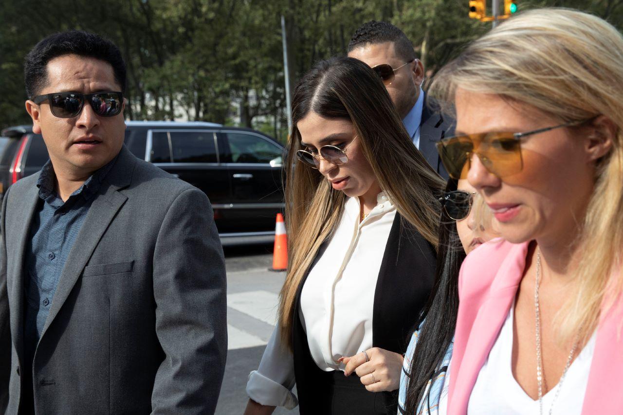 Emma Coronel Aispuro (centre), wife of Mexican drug lord Joaquin 'El Chapo' Guzman, arrives for his sentencing at the Brooklyn federal court in New York, July 17, 2019. Photo: AP