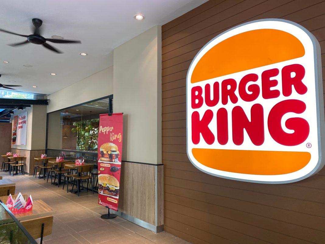 Reka bentuk restoran Burger King yang baru akan membolehkan urusan prosedur penjarakan fizikal dan pengesanan kontak rapat dijalankan dengan lebih efisien. Gambar: Facebook