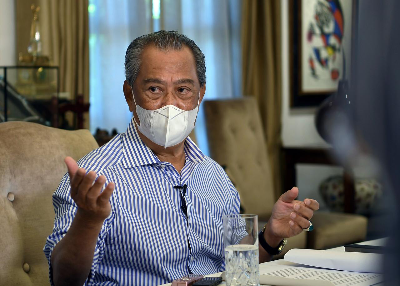 Muhyiddin Yassin ketika Wawancara Khas Bersama Perdana Menteri dengan beberapa organisasi media sempena setahun beliau menjadi perdana menteri di kediamannya di Bukit Damansara, di Kuala Lumpur. Gambar: Bernama