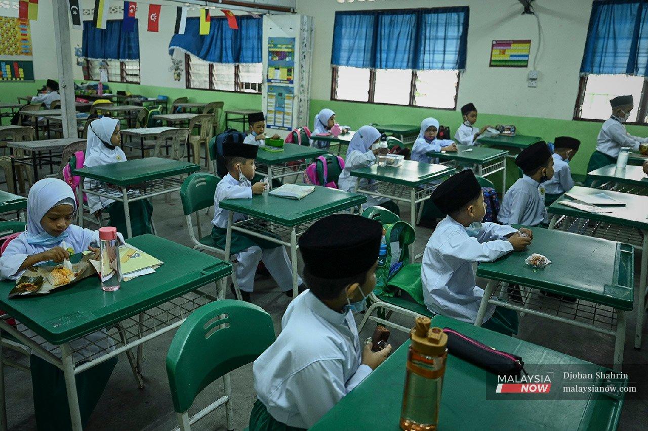 Komunikasi yang baik dengan anak-anak dapat membantu mereka menghadapi kehidupan dewasa.