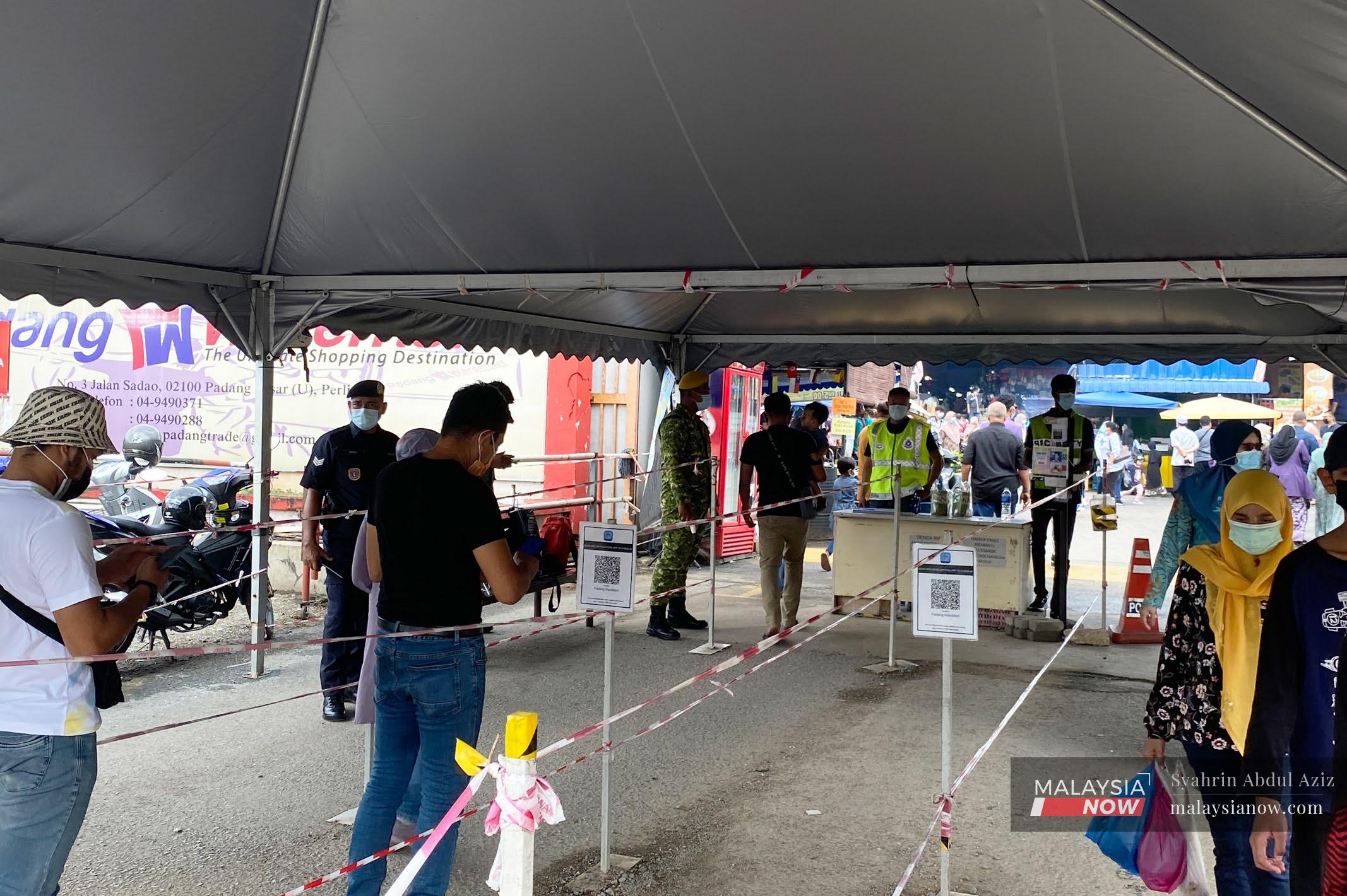 Malaysia catat kes baru Covid-19 melebihi 2,000 kes hari ini.