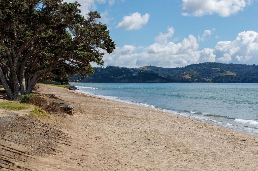 A deserted beach is pictured following a tsunami warning in Orewa, north of Auckland, on March 5, as tens of thousands of coastal residents in New Zealand, New Caledonia and Vanuatu fled for higher ground as a cluster of powerful earthquakes sparked a Pacific-wide tsunami alert. Photo: AFP
