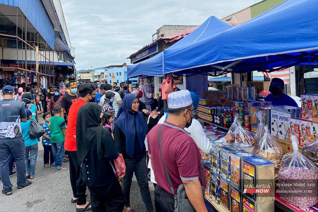 Housing and Local Government Minister Zuraida Kamaruddin says Ramadan bazaars should be no problem as open markets and night markets have been allowed to operate as well.