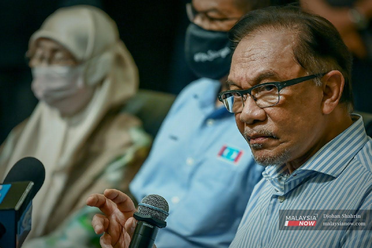 PKR president Anwar Ibrahim speaks at a press conference in Petaling Jaya earlier this week at which he confirmed talks between his party and Umno.