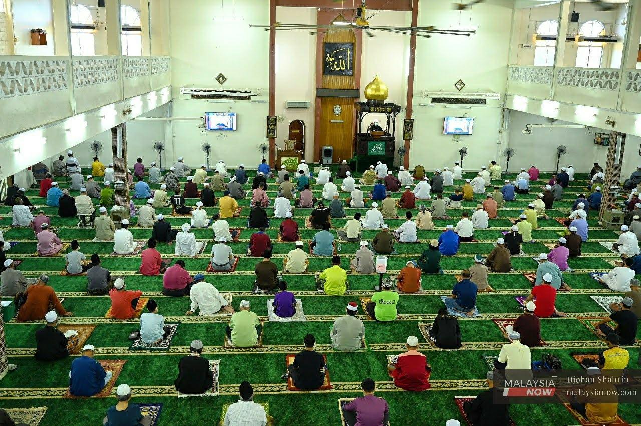 Jemaah yang tidak tinggal sebumbung masih perlu mematuhi SOP sebelum ini di Perlis.