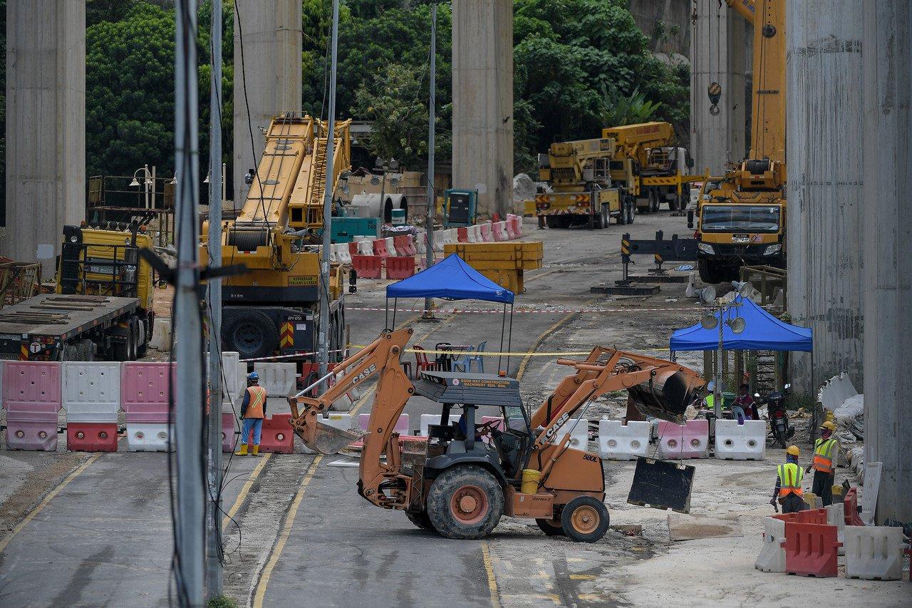The Sungai Besi–Ulu Klang Elevated Expressway construction site at Persiaran Alam Damai, Cheras in Kuala Lumpur where three Chinese workers died in an incident this week. Photo: Bernama