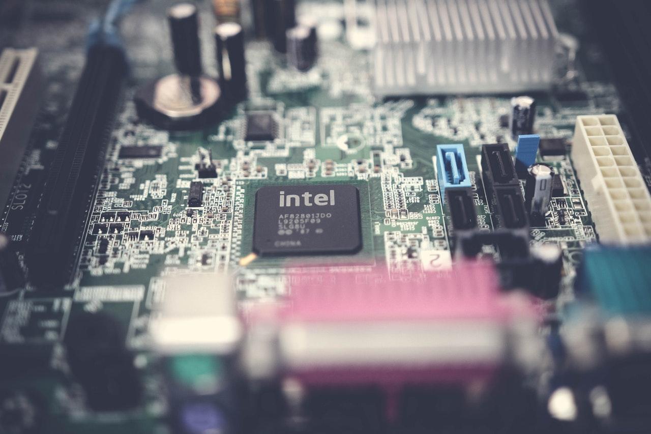 US chipmaker Intel is aiming to diversify its chip production, bringing the supply chain out of Asia. Photo: Pexels