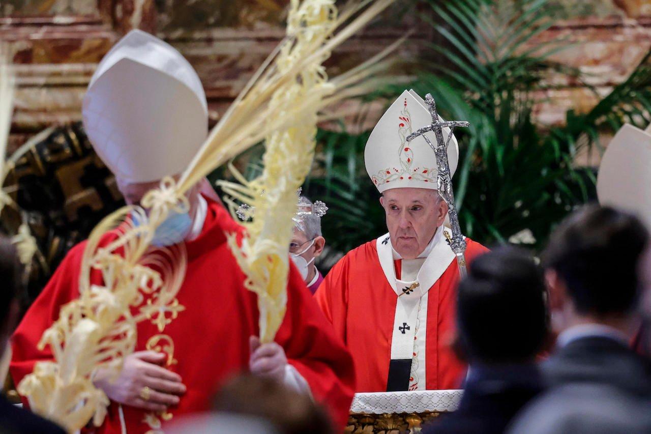 Pope Francis celebrates Palm Sunday Mass in St Peter's Basilica at the Vatican, March 28. Photo: AP