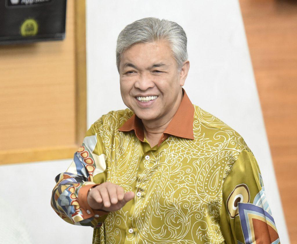 Menurut penganalisis, Zahid Hamidi tidak memiliki aura kemenangan akibat pertuduhan rasuah yang dihadapi beliau. Gambar: AP