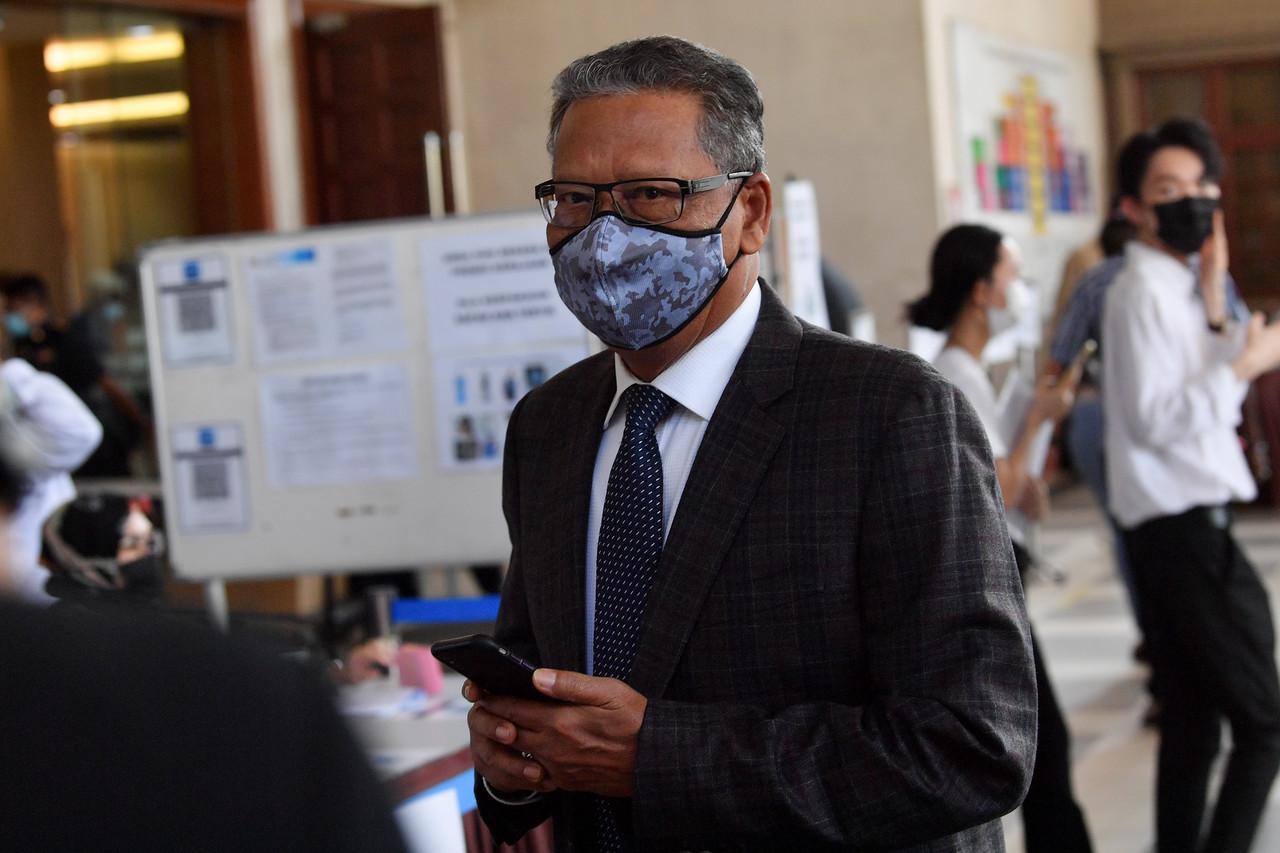 Former attorney-general Mohamed Apandi Ali at the Kuala Lumpur High Court today for his defamation suit against Lim Kit Siang. Photo: Bernama
