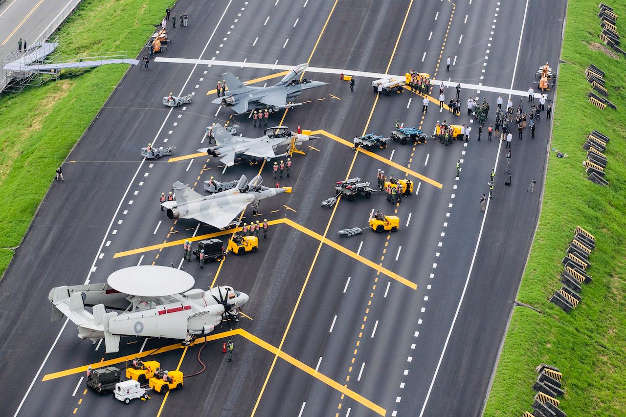 Taiwan war planes parked on a highway during an exercise to simulate a response to a Chinese attack on its airfields in Changhua in southern Taiwan in this file photo released by Taiwan's Military News Agency. Photo: AP