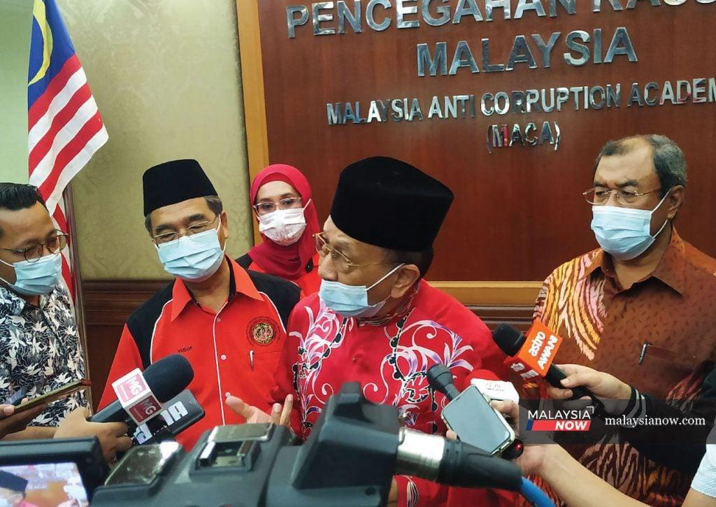 Yang di-Pertua Dewan Negara Rais Yatim.