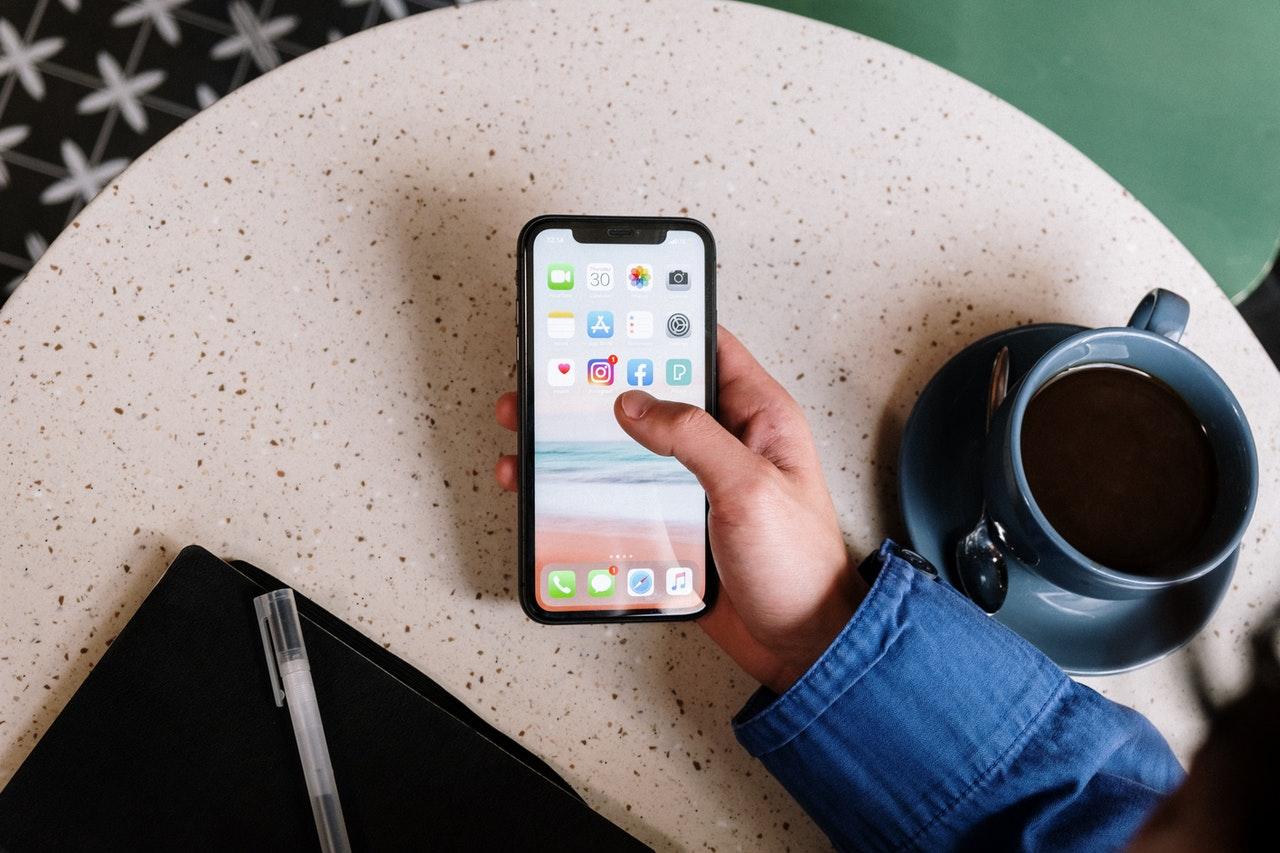 News of a new chip that could reduce the need to charge phones to once every four days comes amid an international shortage of computer chips. Photo: Pexels