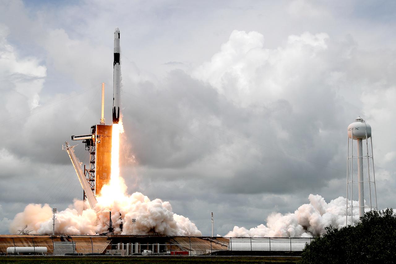 A SpaceX Falcon 9 rocket with a Dragon 2 spacecraft lifts off on Pad 39A at the Kennedy Space Center for a re-supply mission to the International Space Station from Cape Canaveral, Florida, June 3. Photo: AP
