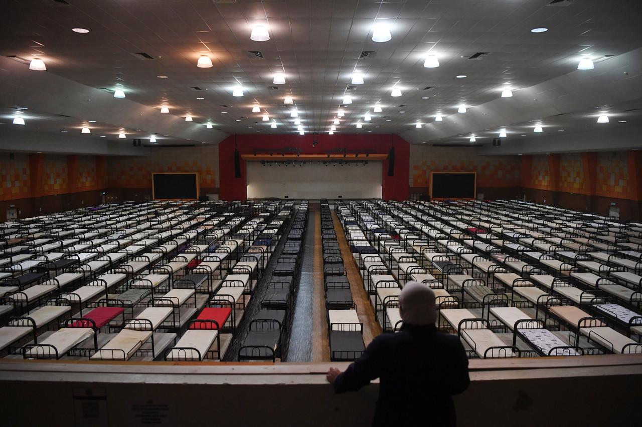 Rows of beds stand at the low-risk quarantine and treatment centre at Universiti Malaysia Pahang. Photo: Bernama