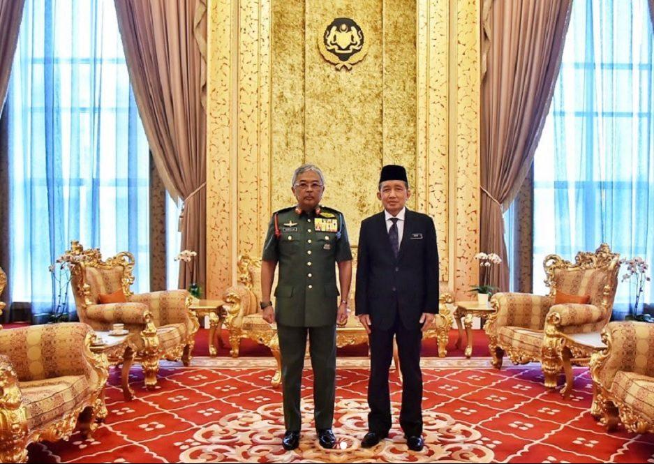 Yang di-Pertuan Agong Sultan Abdullah Sultan Ahmad Shah with Attorney-General Idrus Harun. Photo: Istana Negara Instagram