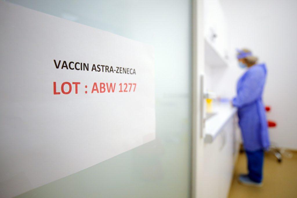 Vaksin AstraZeneca adalah vaksin utama yang dibekalkan fasiliti Covax  ke negara-negara miskin dunia. Gambar: AP