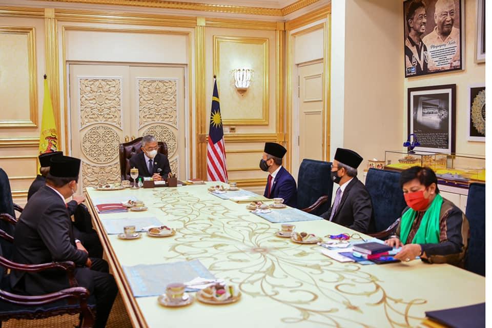 Yang di-Pertuan Agong Sultan Abdullah Sultan Ahmad Shah during an audience at Istana Negara in Kuala Lumpur with the Dewan Negara and Dewan Rakyat leaders as well as their deputies. Photo: Istana Negara Facebook