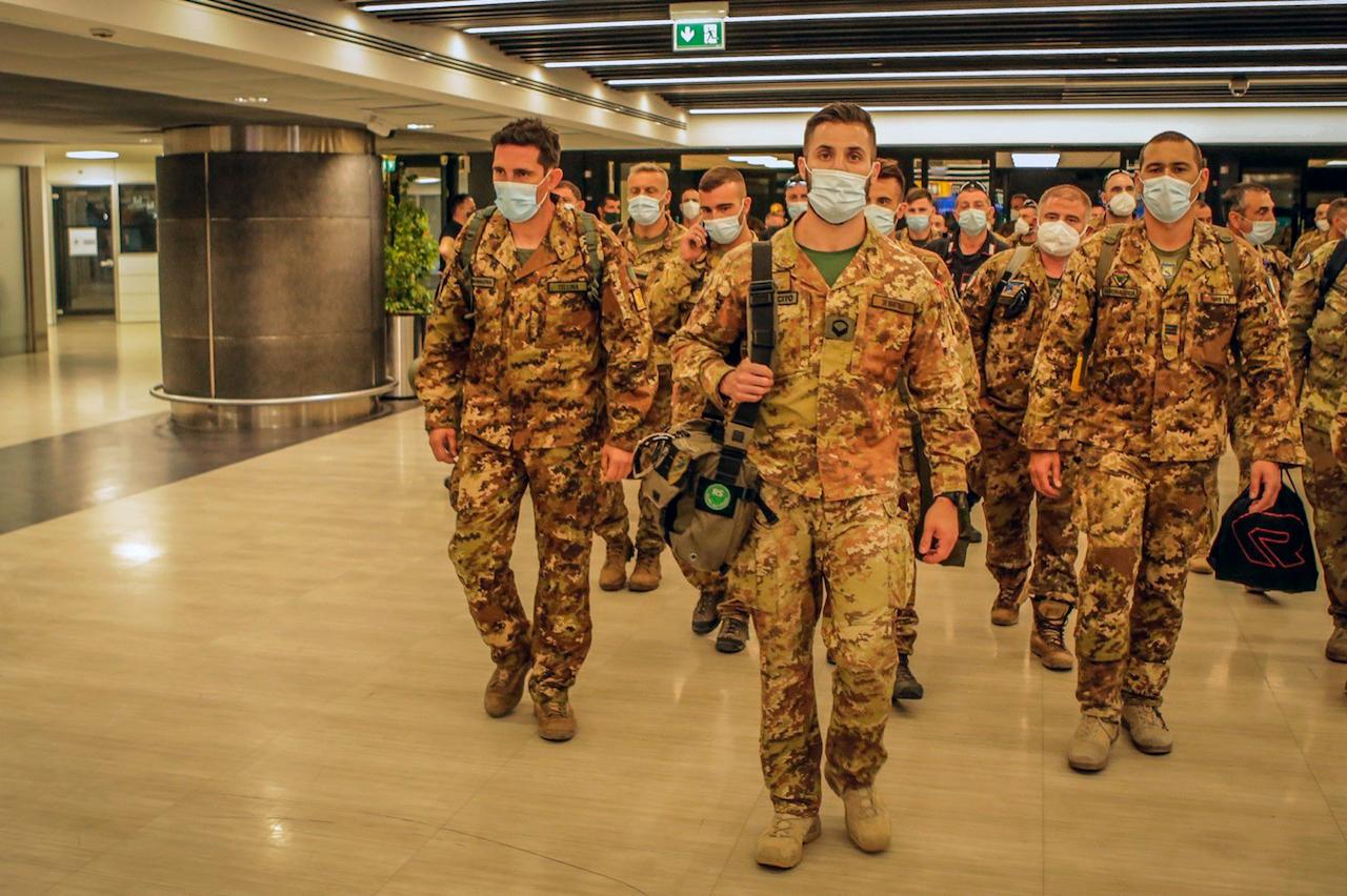 The last Italian troops withdrawing from Afghanistan walk in the airport in Pisa, Italy, June 29. Photo: AP
